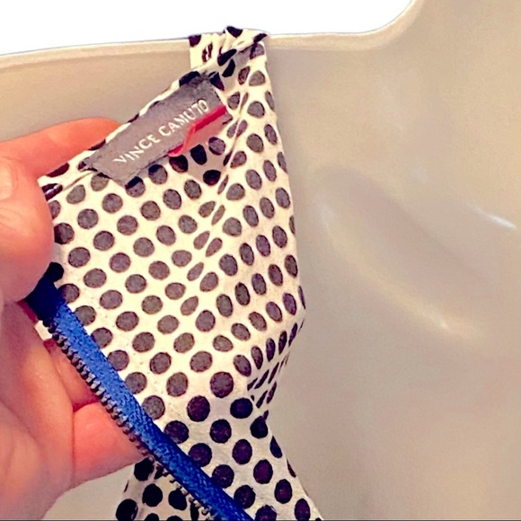 Vince Camuto top 💚4/$25💚 - Picture 3 of 4